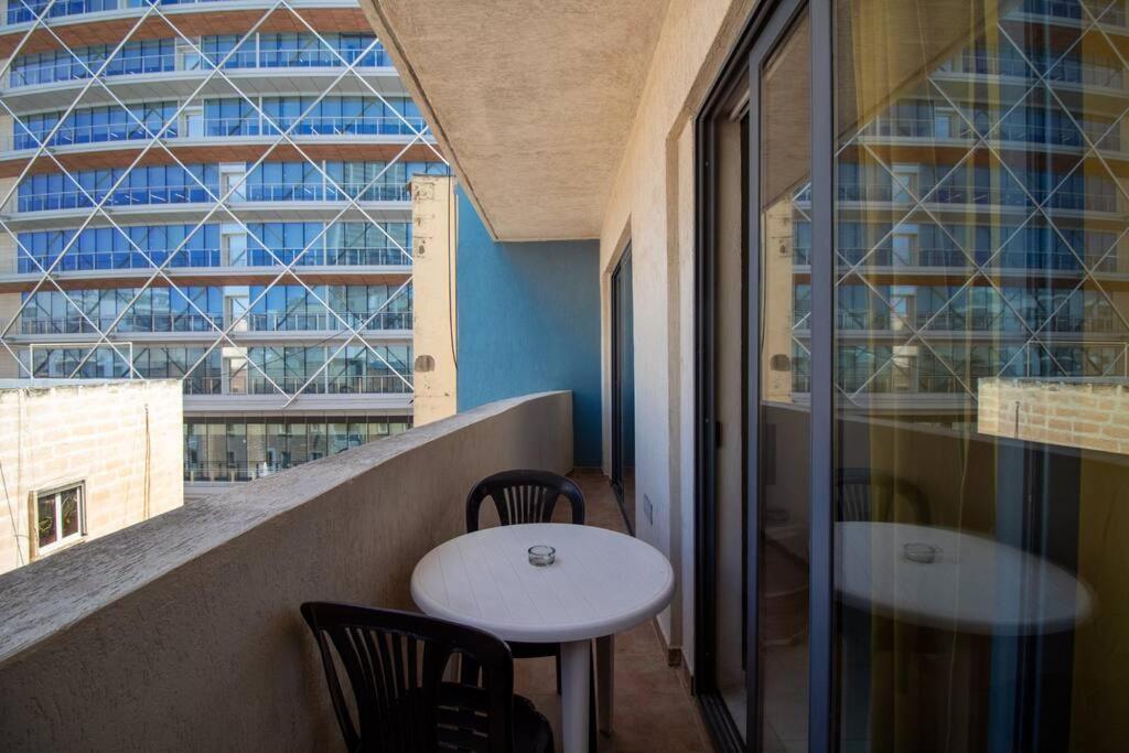 Modern Apt In The Heart Of Maltese Nightlife Saint Julian's エクステリア 写真