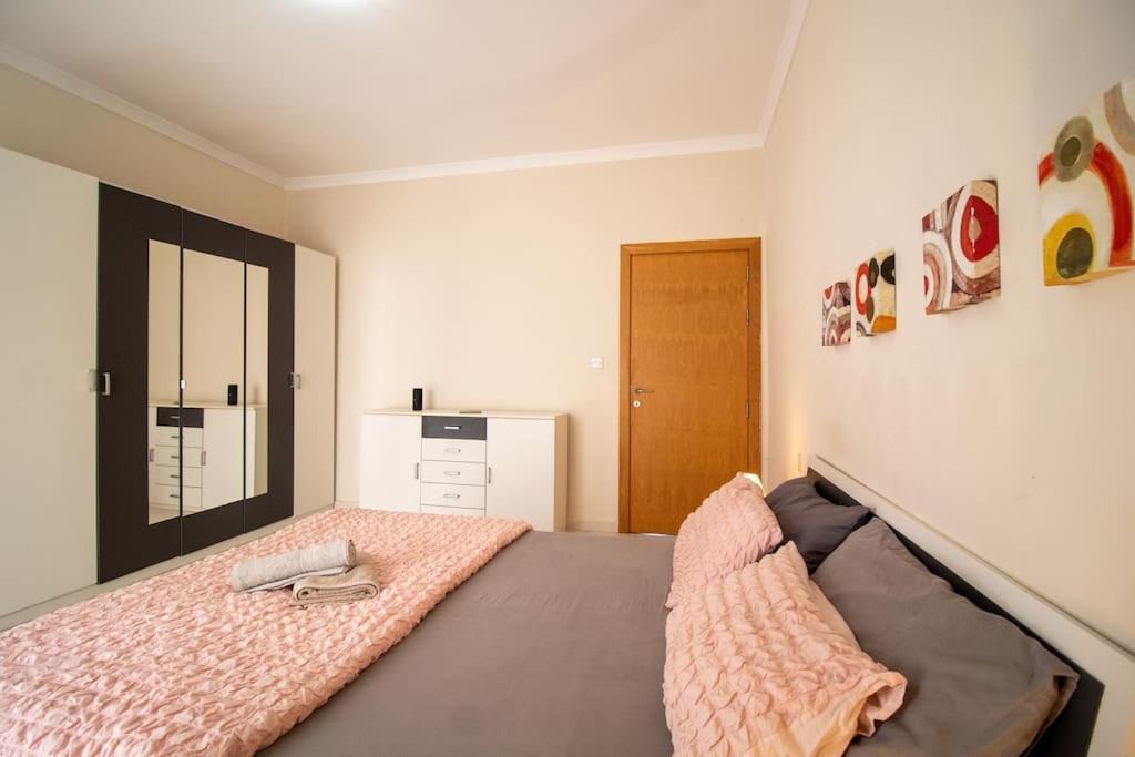 Modern Apt In The Heart Of Maltese Nightlife Saint Julian's エクステリア 写真